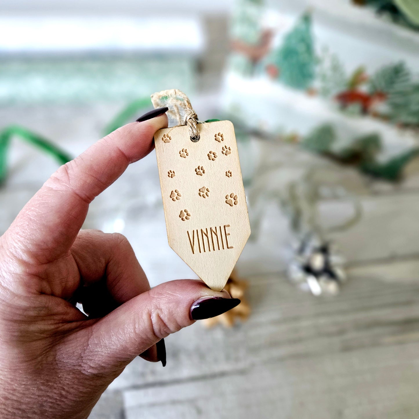 Reusable Wooden Christmas Gift Tags - Personalised Eco-Friendly/Sustainable Gift Tags with Star or Paw Print Design