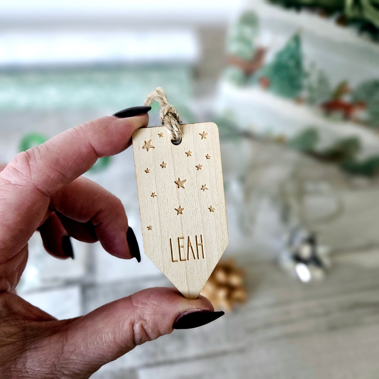 Reusable Wooden Christmas Gift Tags - Personalised Eco-Friendly/Sustainable Gift Tags with Star or Paw Print Design